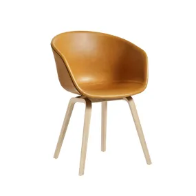 Dining Chair     ABOUT A CHAIR AAC 23 Cuir Cuir cognac/ chêne vernis à base d'eau           HAY
