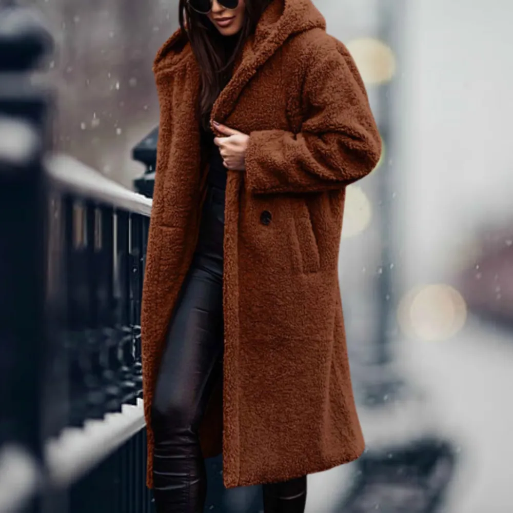 Manteau long en peluche avec capuche