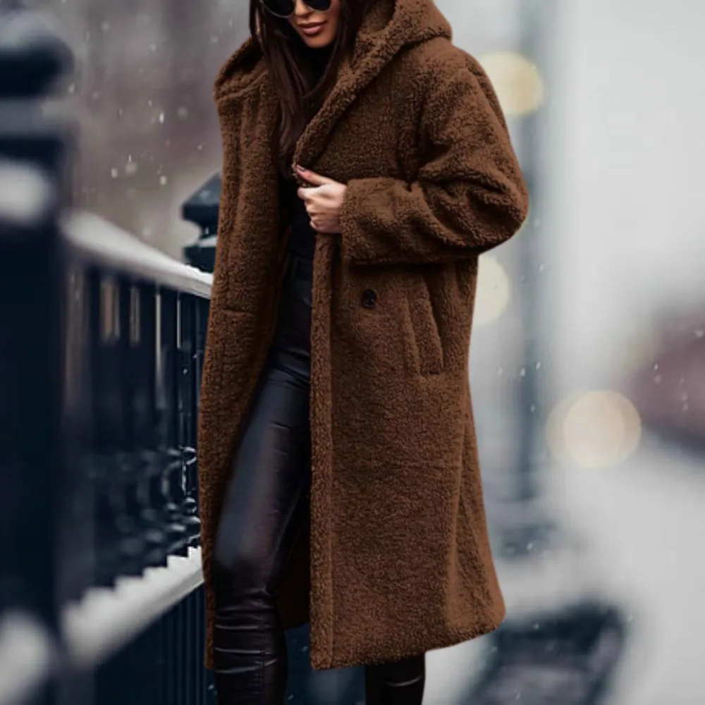 Manteau long en peluche avec capuche